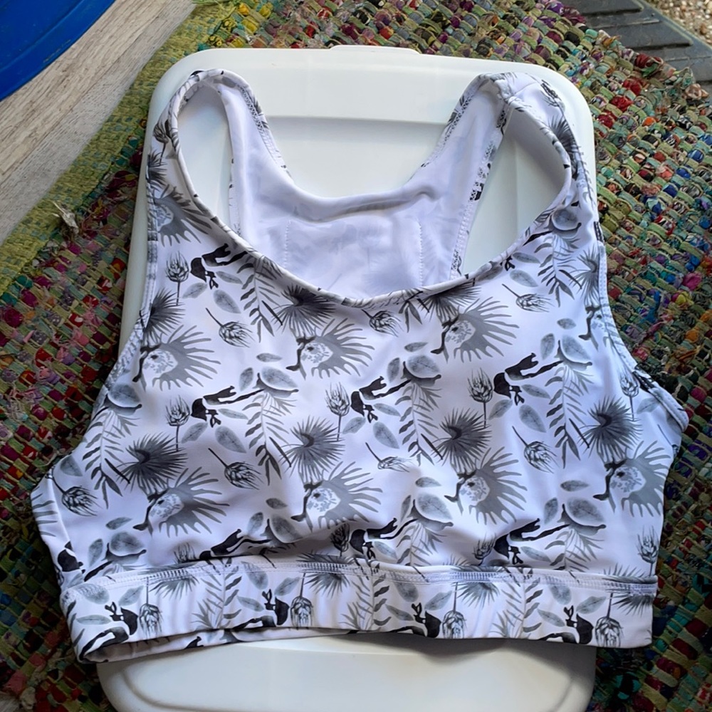 NWOT Medium Racerback Bra with Back Phone Pocket